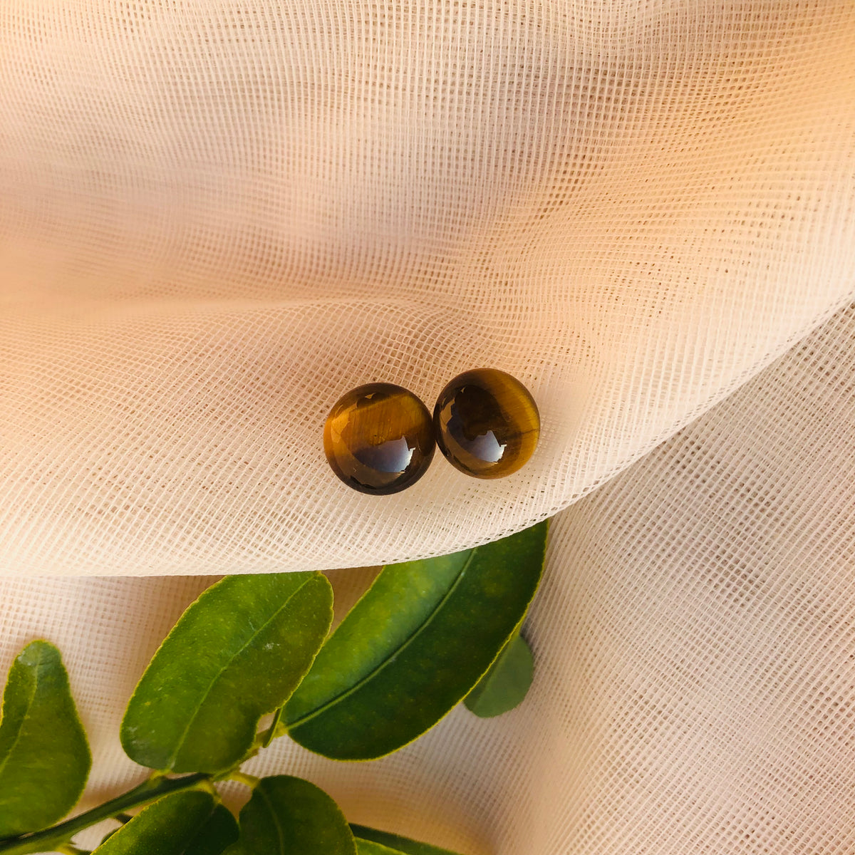 Earthly Aura Stud